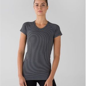 NWOT - Lululemon Run: Swiftly Tech Short Sleeve Crew (size 4)